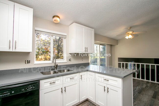 Building Photo - 774 S Edinburgh Dr