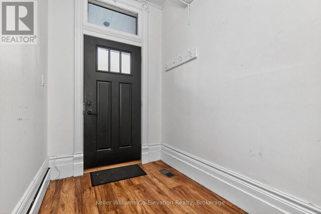 Building Photo - 115 Tecumseth St