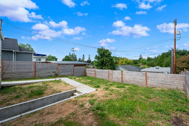 Foto del edificio - 8717 16th Ave SW