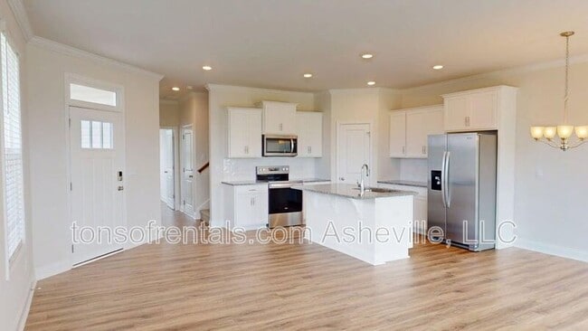 Building Photo - 545 Wheatfield Rd