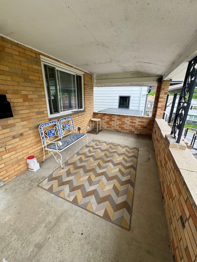Photo - Charming 2 Bed 1 Bath in Beechview! House