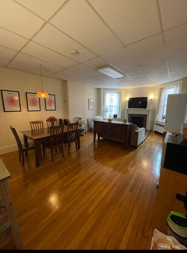 Foto principal - 910 Beacon St