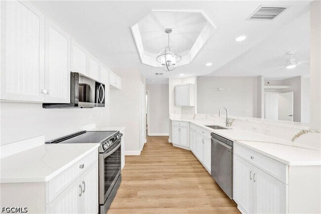 Foto del edificio - 14819 Laguna Dr