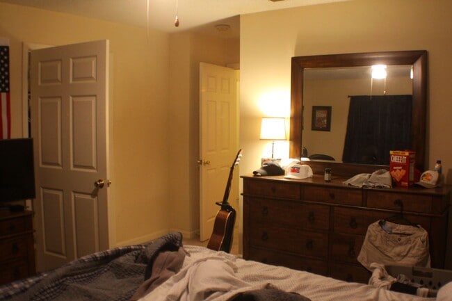 Building Photo - Lumpkin Square Apartments