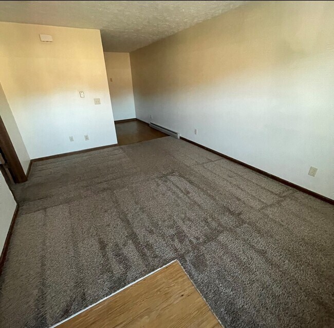 Brookside Manor Apartments in Parkersburg, WV