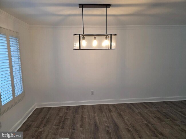 Foto del edificio - 251 Fir Tree Ct