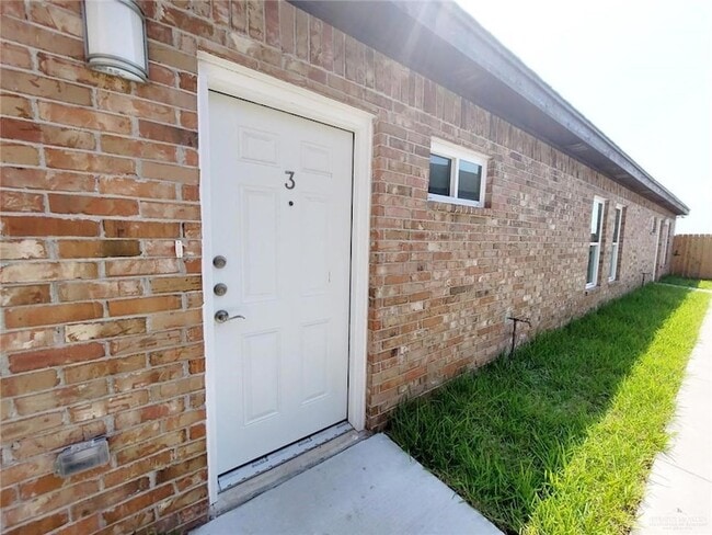 Building Photo - 1809 Cari Nicole Ave