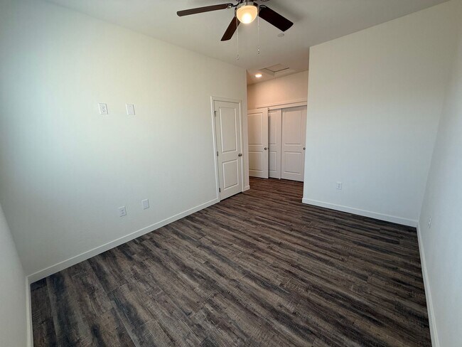 Foto del edificio - 9007 Canyon St