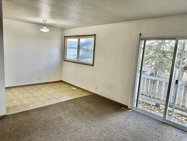 Building Photo - 10207-10207 W Pne Ave