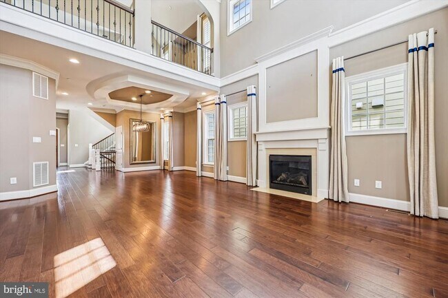 Building Photo - 448 Salk Cir