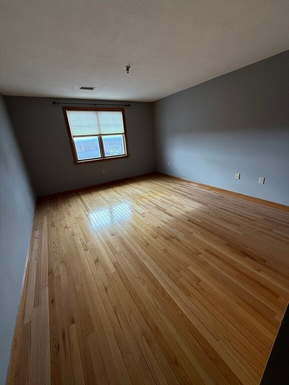 Foto del edificio - 45 Christopher Dr