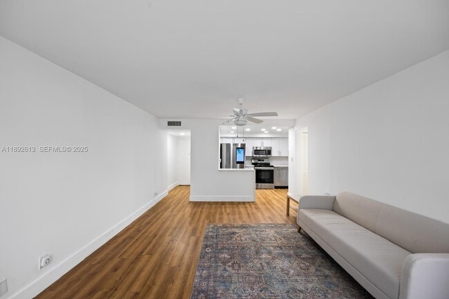 Photo - 1440 Brickell Bay Dr Apartment