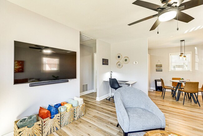 Foto del edificio - 7012 Terrace Dr