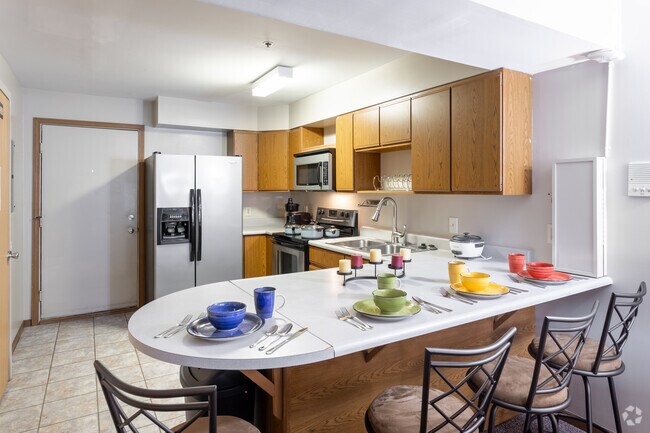 4HAB,2BA,907SF - 1009 S 2nd St - Private Rooms Available
