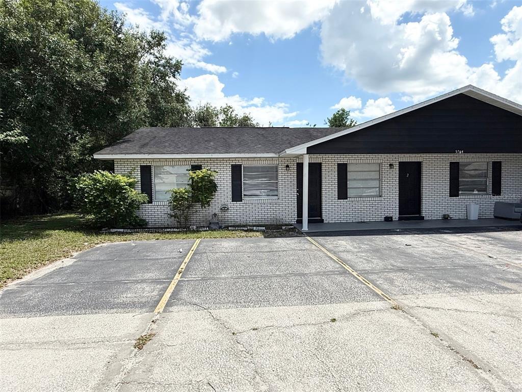 Primary Photo - 542 W Lake Deer Dr