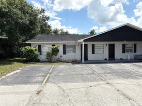Building Photo - 542 W Lake Deer Dr