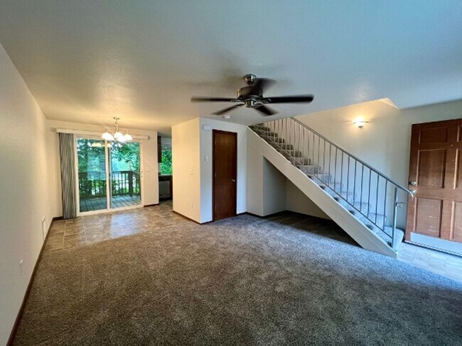 Building Photo - PENDING APPLICATION; 2-Story Townhome - W/...