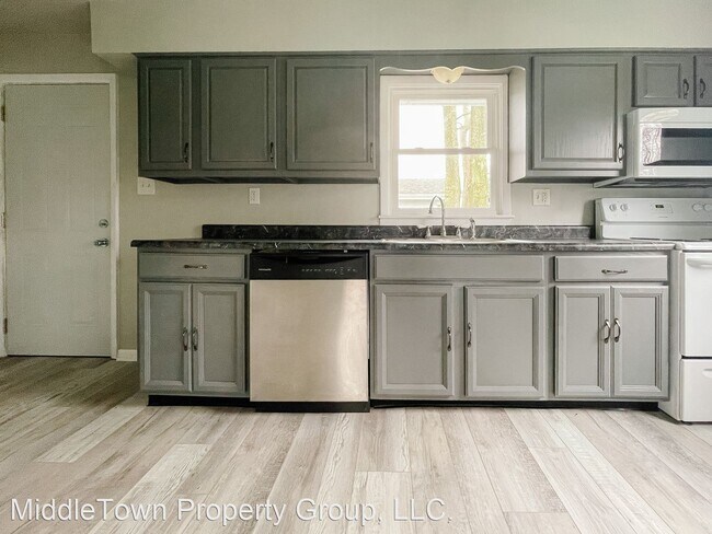 Building Photo - 3 br, 1 bath House - 3423 W 29th St.