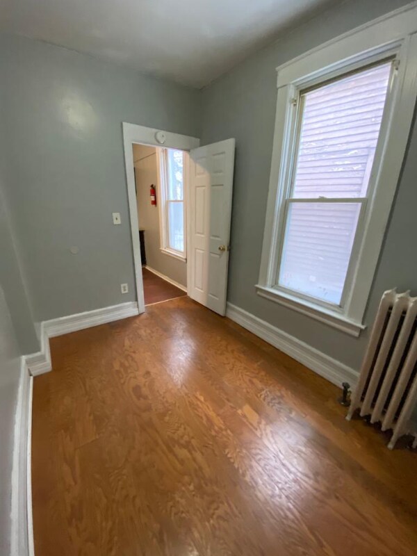 Building Photo - 907 Rutger St