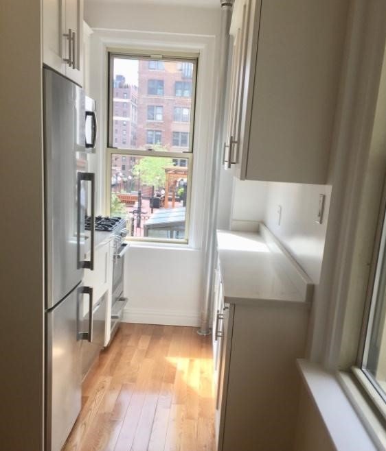 Building Photo - NO FEE Studio in prime east village