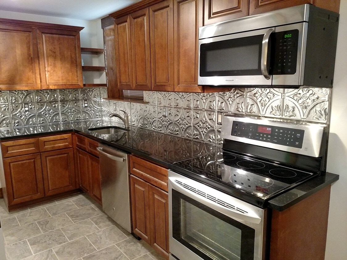 608 Topeka Unit B Wichita Ks 67214 Apartment For Rent In