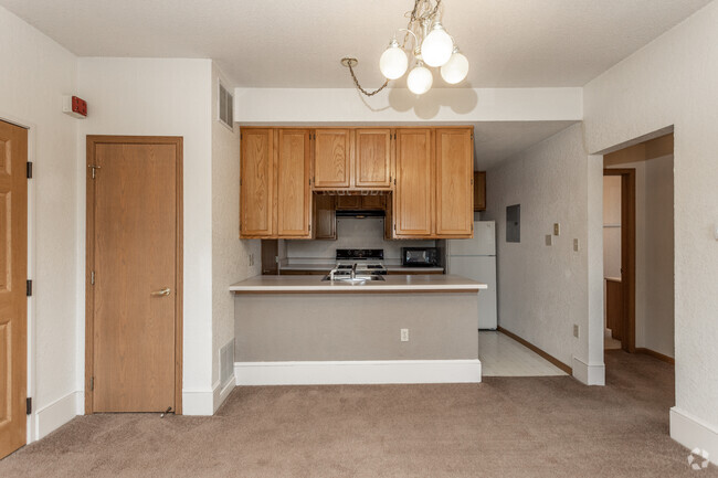 2BR, 1BA - 900 SF - Chetwynd Apartments