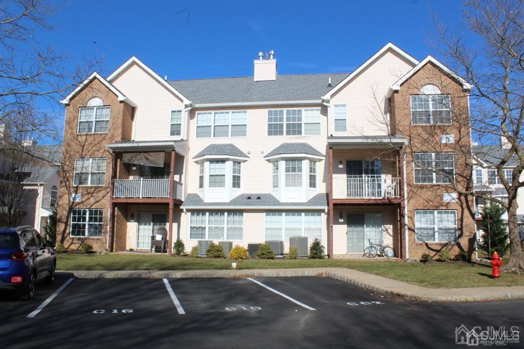 Foto principal - 306 Plymouth Rd