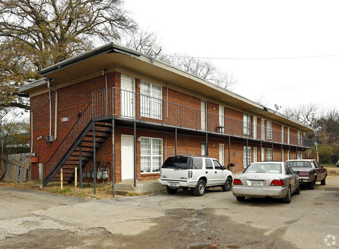 Building Photo - 123-131 N Bingham St