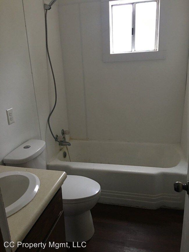 Foto del edificio - 3 br, 1 bath Apartment - 1611 5th St