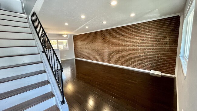 Photo - 4649 Independence St House