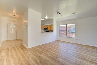 Building Photo - 26940 Carriage Manor Ln