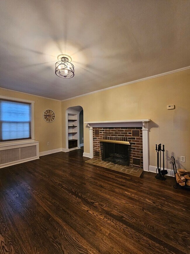 Foto del edificio - 102 N Forrest St