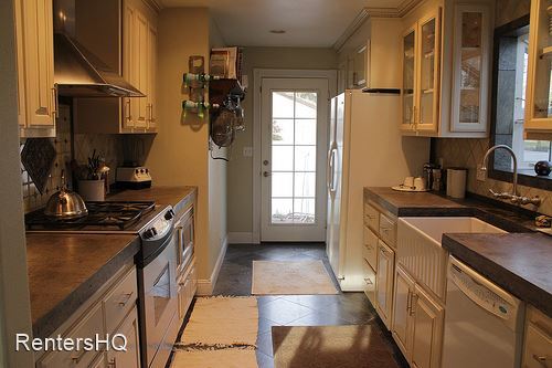 Primary Photo - 3 br, 1.5 bath House - 648 STATE ST
