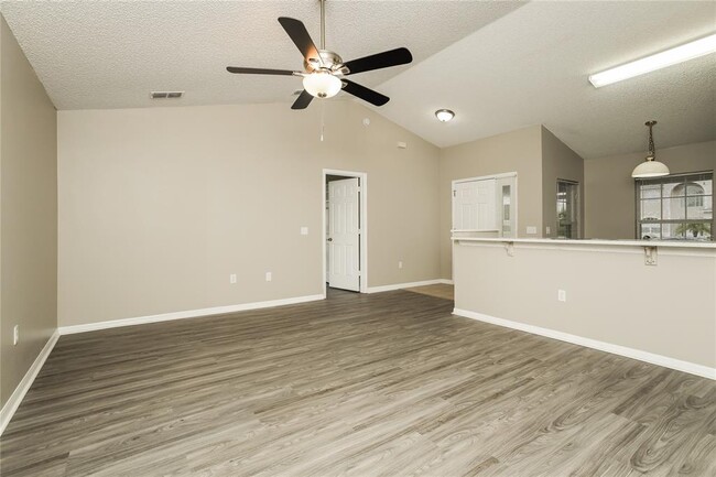 Foto del edificio - 5574 Willow Bend Trail