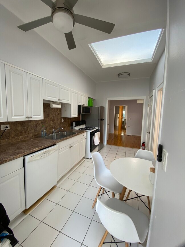 Building Photo - 26 Sterling Pl