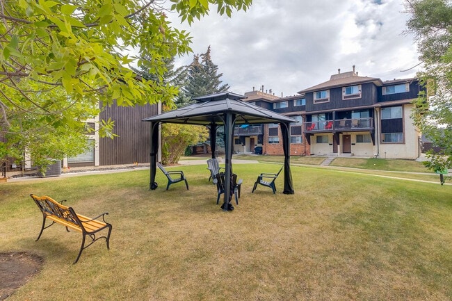 Building Photo - King's Alley