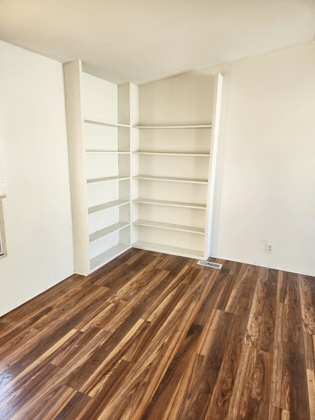 1716 E Lansing Rd Unit 45, Charlotte, MI 48813 Apartment for Rent in