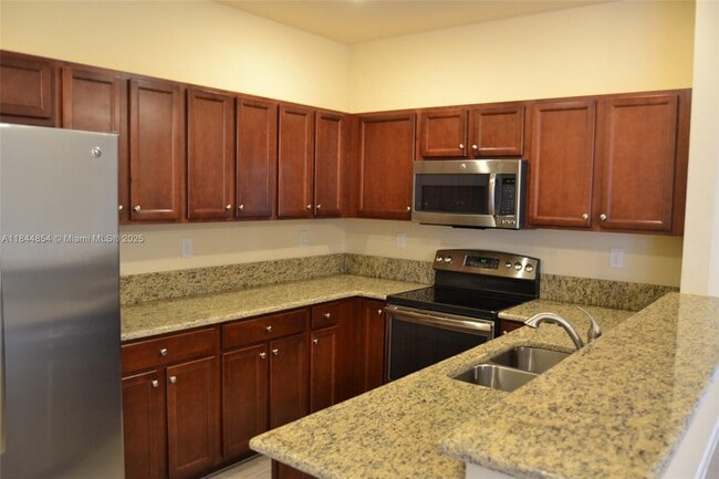 Building Photo - 9371 SW 171st Ave