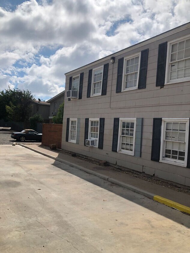 Foto principal - 3207 35th St