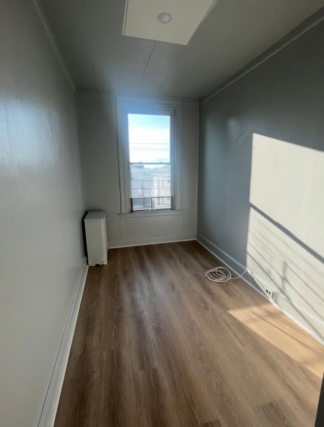Building Photo - 4318 Matilda Ave