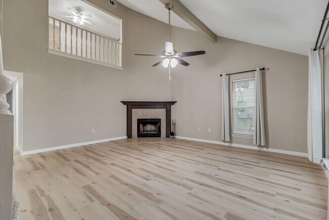 Foto del edificio - 467 Sandy Ridge Cir