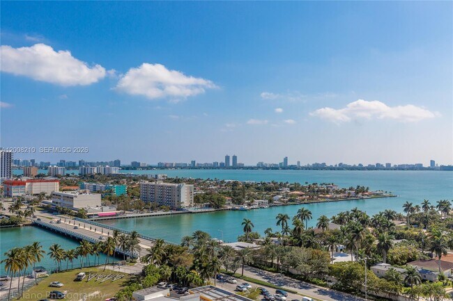 Building Photo - 7900 Harbor Island Dr