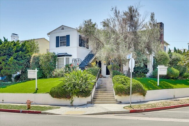 Building Photo - 1701 Kelton Ave