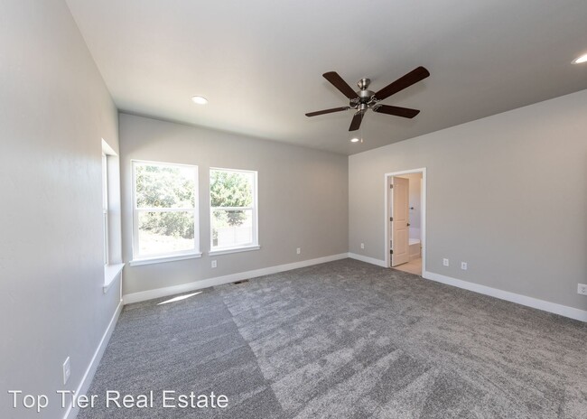 Foto del edificio - 3 br, 2.5 bath House - 5365 Sky Top Lane