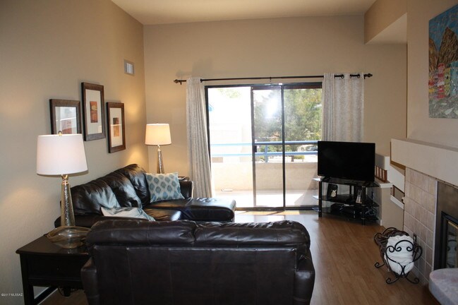 Building Photo - 7952 E Colette Cir