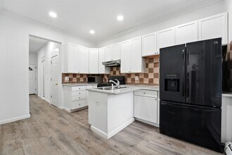 Building Photo - 130 75th St