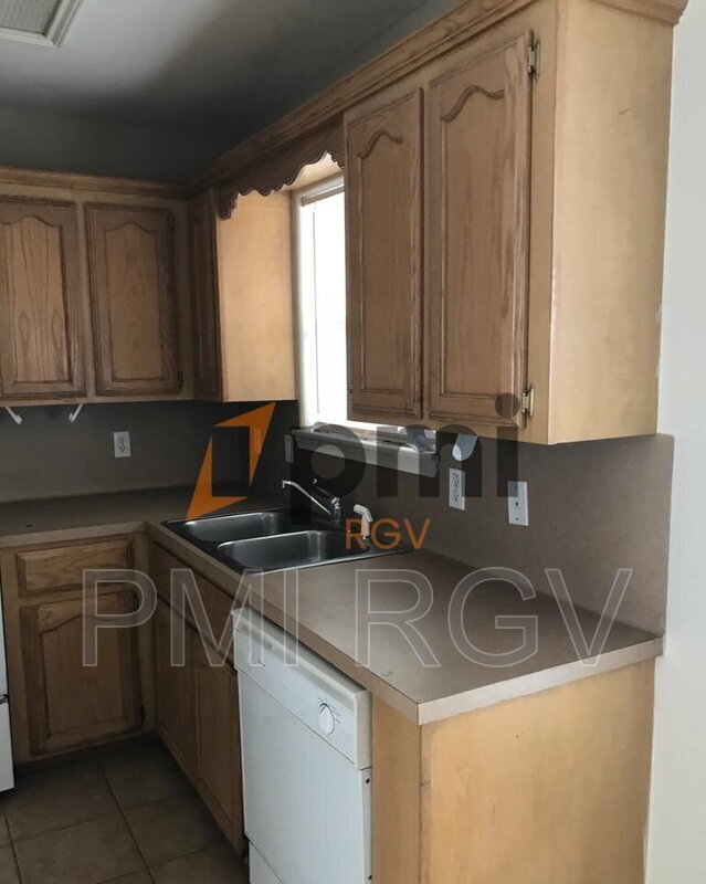 Building Photo - 417 La Mancha Dr