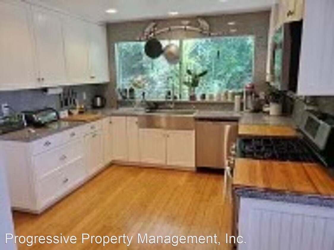 Building Photo - 4 br, 2 bath House - 6654 Julie Lane