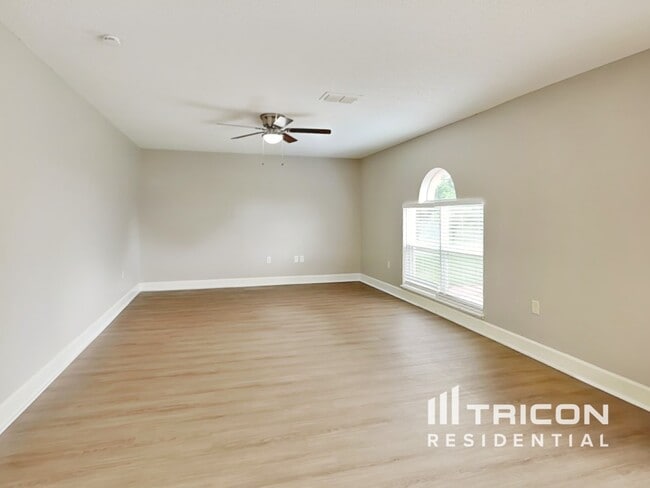 Building Photo - 1083 Ronlin St