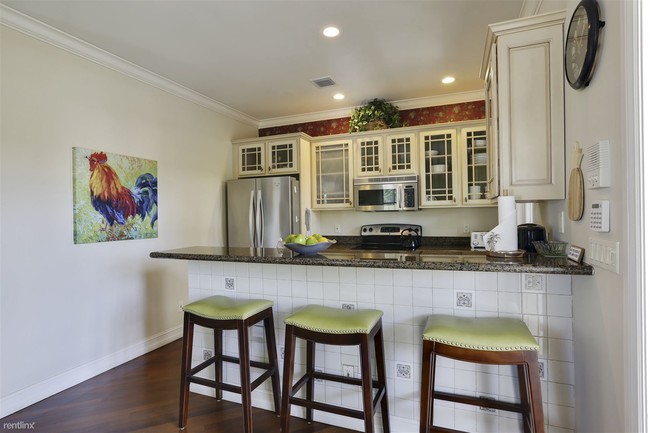 Foto del edificio - 2 br, 2 bath  - Treetop Paradise